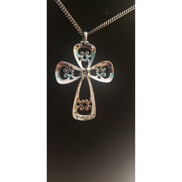 Sarah Coventry Romanesque gunmetal gray black cross pendant necklace 24" chain - Picture 2 of 5